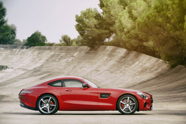 「メルセデス「AMG GT」画像ギャラリー2 ─ V8ツインターボ体感サーキット動画」の23枚目の画像
