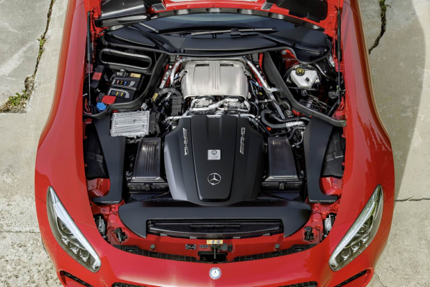 「メルセデス「AMG GT」画像ギャラリー2 ─ V8ツインターボ体感サーキット動画」の1枚目の画像