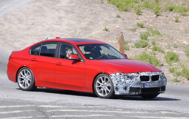 「新型BMW3シリーズ セダン／ツーリングをダブルスクープ!」の2枚目の画像