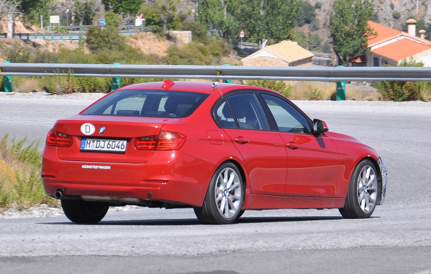 「新型BMW3シリーズ セダン／ツーリングをダブルスクープ!」の4枚目の画像