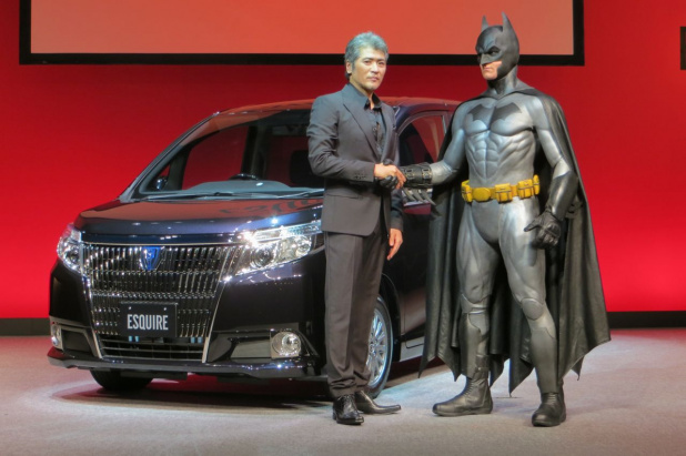 「トヨタ「エスクァイア」発表会にはバットマンと吉川晃司さん登場」の21枚目の画像