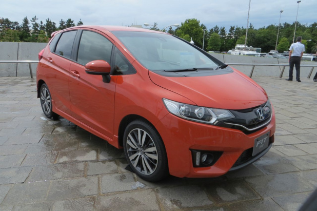「2014年9月の新車販売ランキング1位はダイハツ・タント! 僅差の2位は?」の2枚目の画像