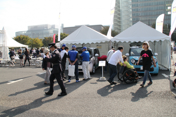 「大都会をレーシングカーが疾走！「モータースポーツジャパン2014」開催」の1枚目の画像