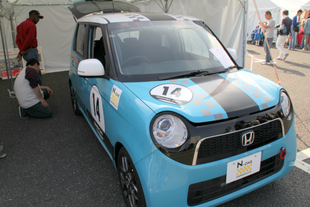 「大都会をレーシングカーが疾走！「モータースポーツジャパン2014」開催」の2枚目の画像