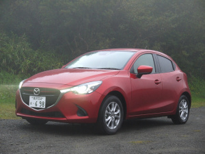 MAZDA_demio_01