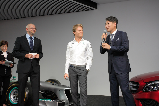 「鈴鹿F1日本GPの来日と同時にニコ・ロズベルグIWC特別モデルを発表」の2枚目の画像