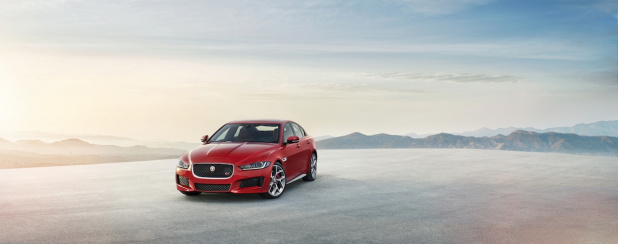 「Cクラス、3シリーズ、A4と対決!? ジャガー「XE FIRST EDITION」予約受注スタート」の2枚目の画像