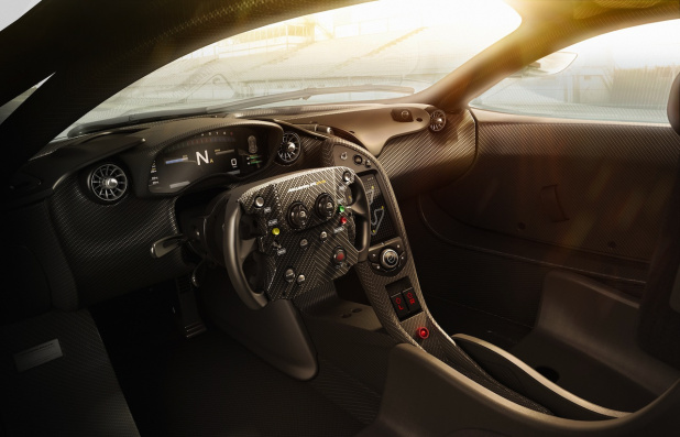 「「McLarenP1 GTR」のインテリアと専用プログラムを公開」の2枚目の画像