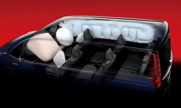 「トヨタ新型ミニバン「エスクァイア」画像ギャラリー ─ 高級車にコンパクトキャブワゴンという新提案」の21枚目の画像