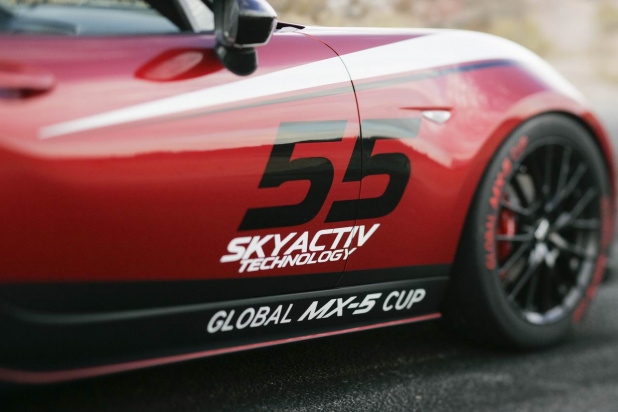 「マツダ「グローバルMX-5カップ」画像ギャラリー ─ 次期ロードスターのレース仕様」の17枚目の画像