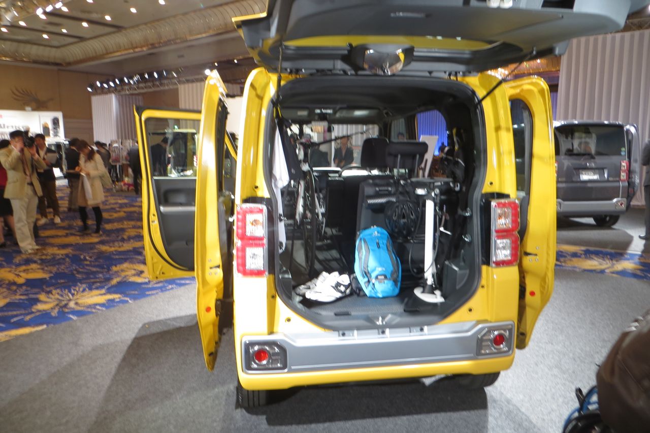 Daihatsu Wake 08 画像 ダイハツ ウェイク は遊びのプロの軽自動車 全高1 5m 価格は135万円から Clicccar Com