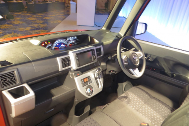 「ダイハツ「ウェイク」は遊びのプロの軽自動車! 全高1.835m、価格は135万円から」の10枚目の画像