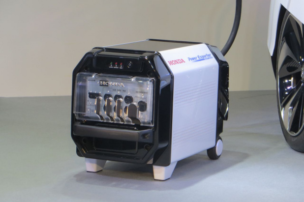 「ホンダ「FCV CONCEPT」2015年度内に発売予定の燃料電池車3つの特徴」の11枚目の画像