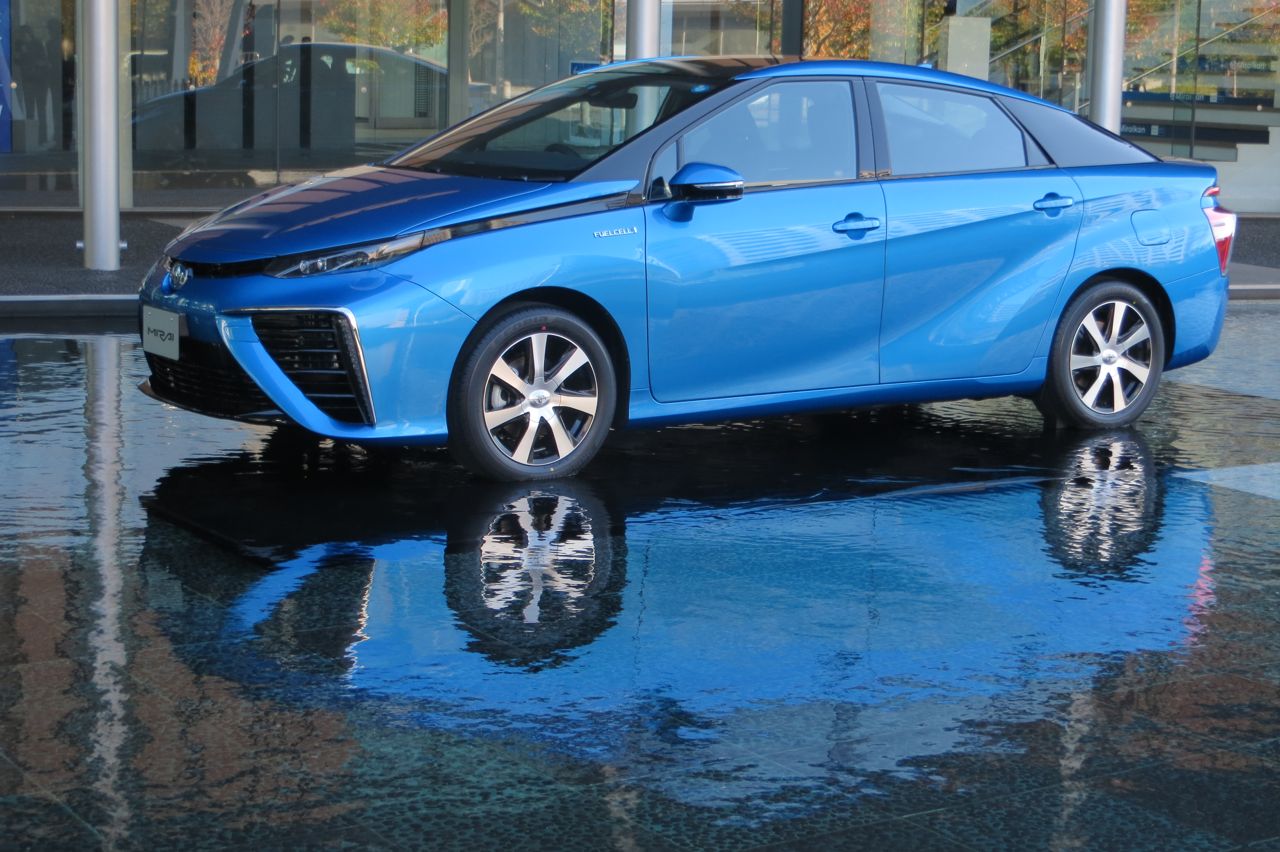 Mirai 画像 世界初の燃料電池車 Mirai ミライ に生きる高精密プレス加工技術とは Clicccar Com