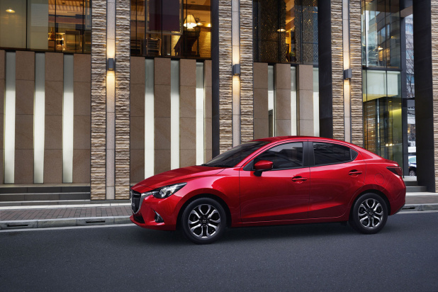 「デミオのセダン版もかなりスポーティ！「Mazda2」セダンが世界デビュー」の5枚目の画像