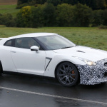 日産GT-R新バンパーのフェイスリフトモデルをスクープ! - Spy-Shots of Cars