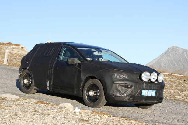 「VWプラットフォーム採用セアトの新型SUVをスクープ!」の2枚目の画像
