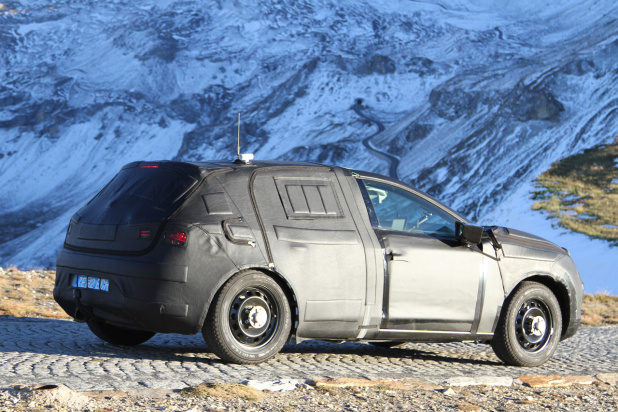 「VWプラットフォーム採用セアトの新型SUVをスクープ!」の4枚目の画像