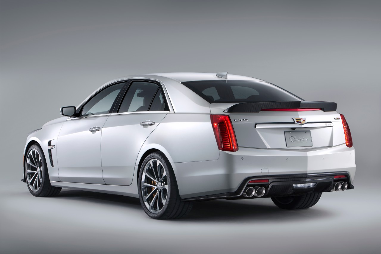 GM 2016キャデラックCTS取扱説明書 2016-Cadillac-CTS-V-Sedan-004 画像｜時速320キロ！ キャデラックCTS