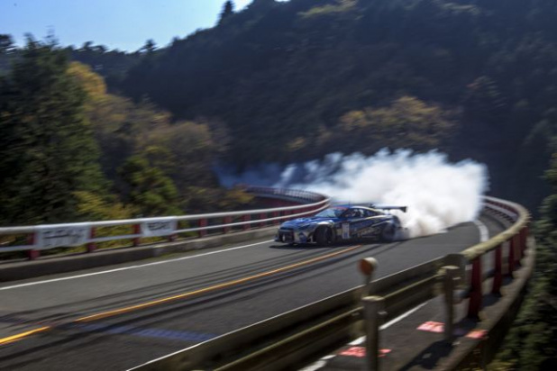 「公道を閉鎖しレース車両が速度無制限に走りまくる。それも日本でやった！」の1枚目の画像