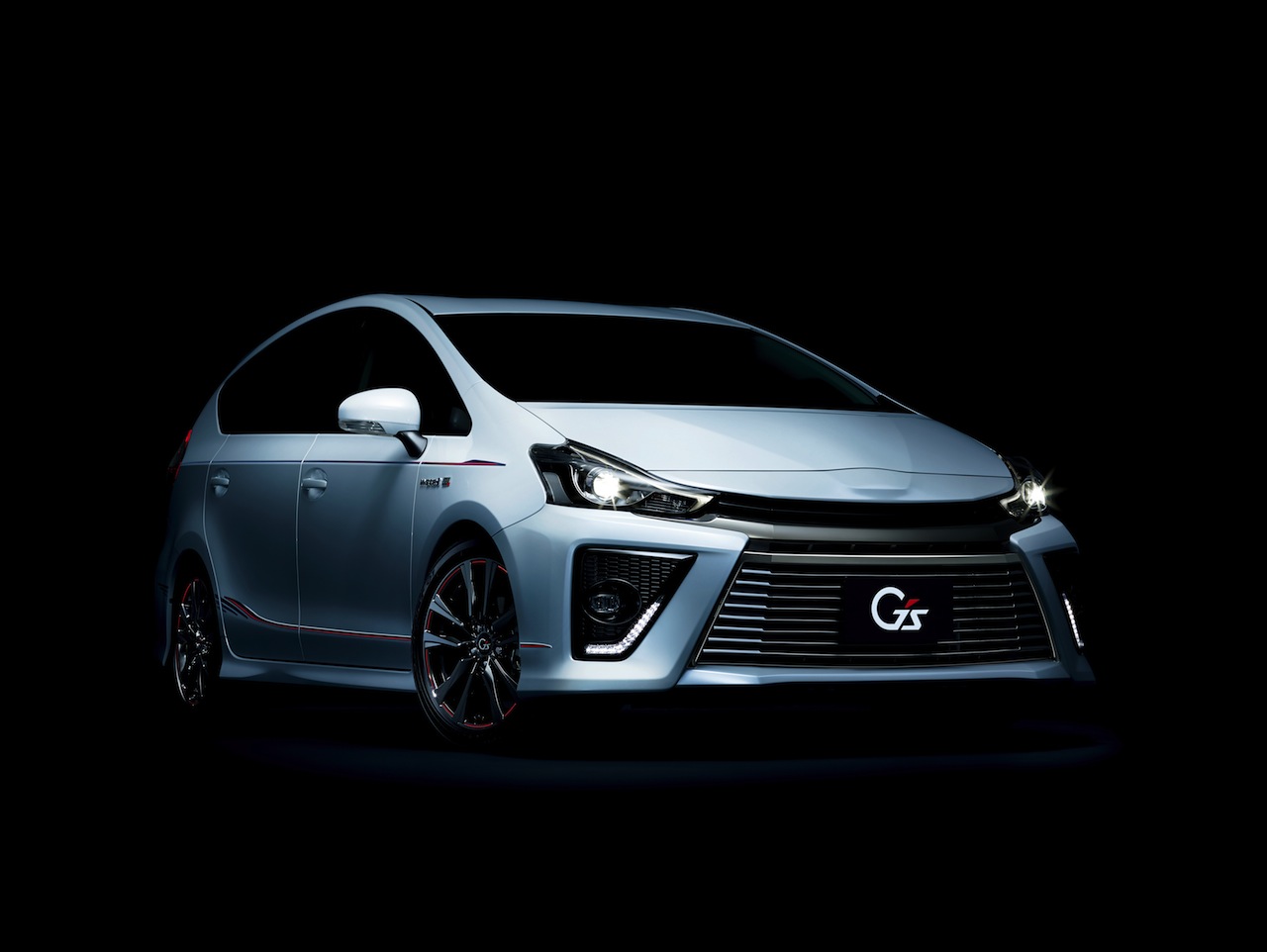 プリウスαにもスポーティさと上質感を付与した「G's」仕様を設定