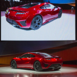 「ホンダ新型NSXが初代ヘリテージの赤いボディ、価格15万ドルで登場! 【デトロイトショー2015】」の18枚目の画像ギャラリーへのリンク