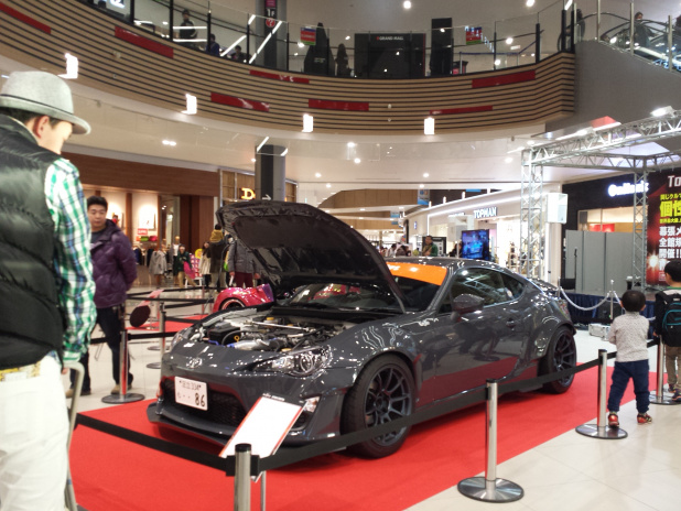 「買い物ついでにチューニングカー…イオン店内でもオートサロン【東京オートサロン2015】」の4枚目の画像