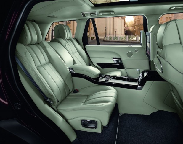 2015_Range Rover LWB_INT_STL_01