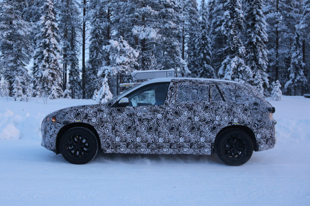 「新型BMW・X1ファミリーモデルをウィンターテストで目撃!」の4枚目の画像
