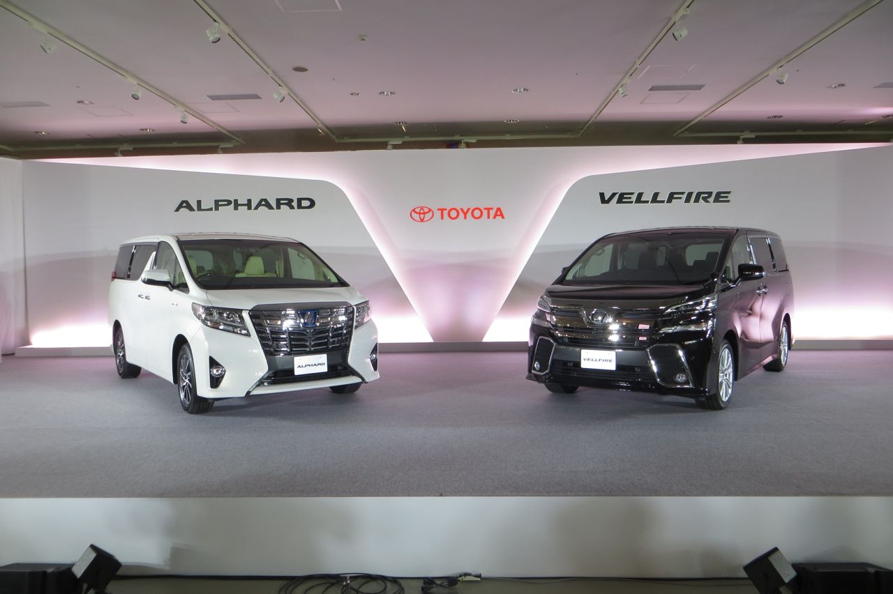 Alphardvelfire 32 画像 トヨタ新型 ヴェルファイア と アルファード ハイブリッドの燃費は19 4km L Clicccar Com Alphardvelfire 32 画像 トヨタ新型 ヴェルファイア と アルファード ハイブリッドの燃費は19 4km L Clicccar Com