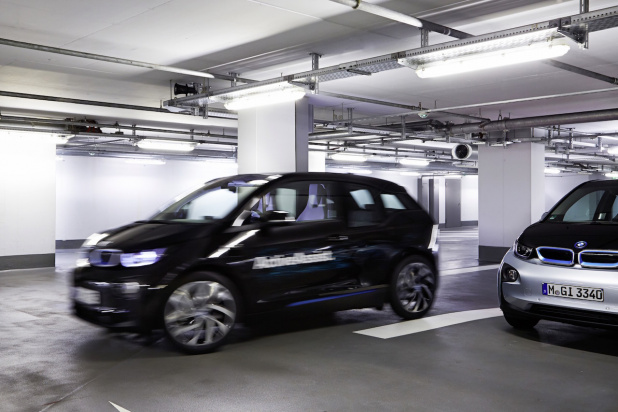 「BMWがセンチ単位の精度を誇る全自動パーキング・システムを公開【CES2015】」の6枚目の画像