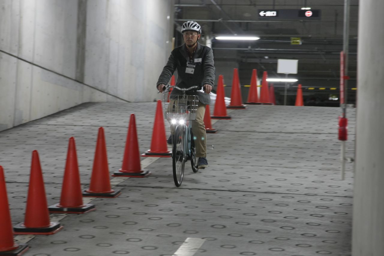 「電動アシスト付自転車に日本で初めてベルトドライブを採用した両輪駆動の「アルベルトe」が登場」の3枚目の画像