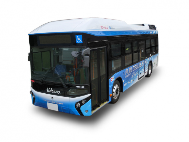 「トヨタと日野自動車が燃料電池バスを開発、豊田市で3月31日までの営業運転で走行」の2枚目の画像