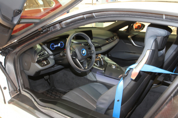 「i8だけでなく、新世代BMWの2シリーズアクティブツアラーに注目せよ！【東京オートサロン2015】」の9枚目の画像