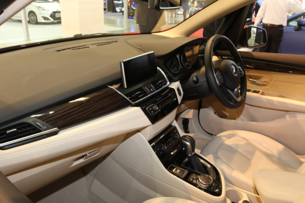 「i8だけでなく、新世代BMWの2シリーズアクティブツアラーに注目せよ！【東京オートサロン2015】」の6枚目の画像