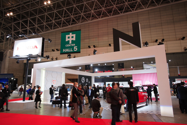 「ホンダ S660発売目前!? N-BOX SLASHカスタマイズは幅が広い【東京オートサロン2015】」の43枚目の画像