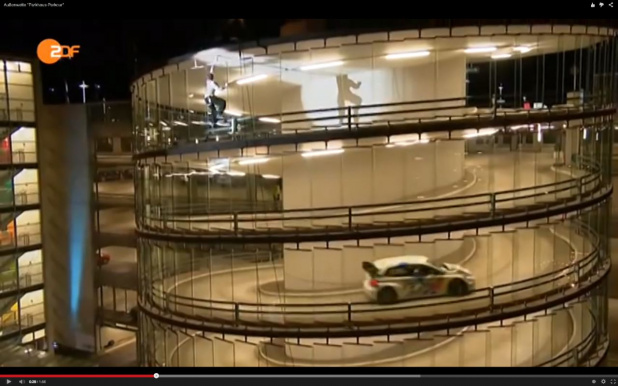 「衝撃！超人とラリーカーの駐車場往復勝負！【動画】」の1枚目の画像