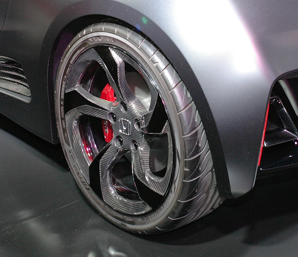 S660_6 画像｜ホンダ・S660は軽量化を狙ってソフトトップを採用【東京