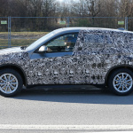 ついに新ヘッドライト露出したBMW 「X1」! - BMW X1 5