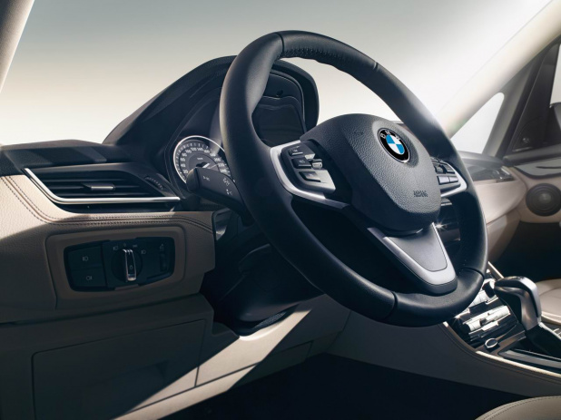 「BMW「2シリーズ・グランツアラー」画像ギャラリー ─ 7人乗りのFFミニバンが登場」の18枚目の画像