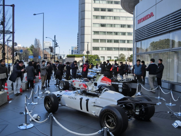 「【F1女子がゆく! McLaren-Honda2015記者会見】初体験レポート! バトン、アロンソのオーラがスゴい!!」の16枚目の画像