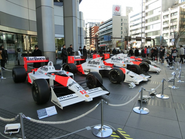 「【F1女子がゆく! McLaren-Honda2015記者会見】初体験レポート! バトン、アロンソのオーラがスゴい!!」の3枚目の画像