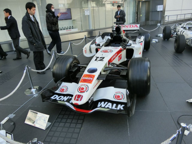 「【F1女子がゆく! McLaren-Honda2015記者会見】初体験レポート! バトン、アロンソのオーラがスゴい!!」の4枚目の画像