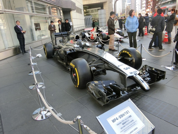 「【F1女子がゆく! McLaren-Honda2015記者会見】初体験レポート! バトン、アロンソのオーラがスゴい!!」の5枚目の画像