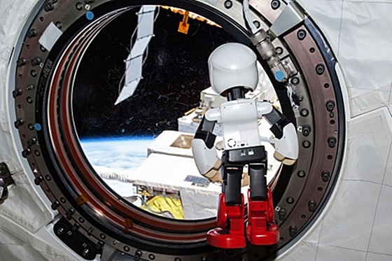 「ロボット宇宙飛行士「キロボ」が1年半ぶりに地球帰還!」の2枚目の画像