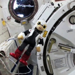 ロボット宇宙飛行士「キロボ」が1年半ぶりに地球帰還! - KIROBO