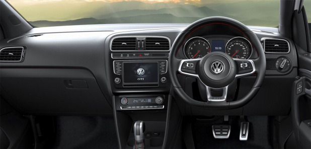 「VW「ポロGTi」画像ギャラリー ─ 1.8リッターターボで価格は334万2000円！」の24枚目の画像