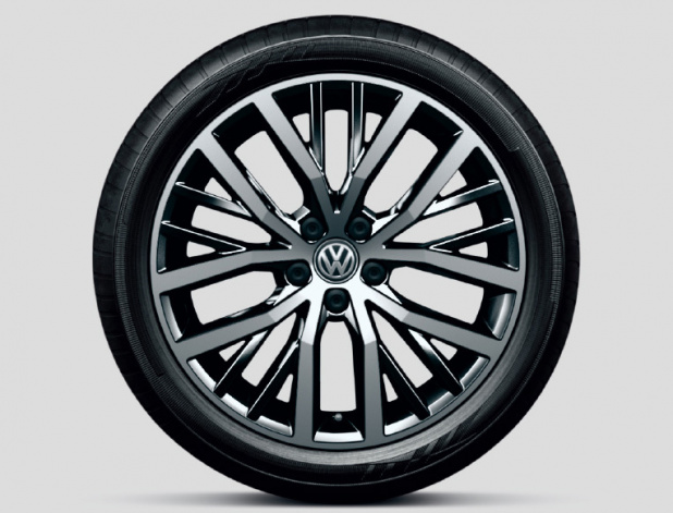 「VW「ポロGTi」画像ギャラリー ─ 1.8リッターターボで価格は334万2000円！」の6枚目の画像
