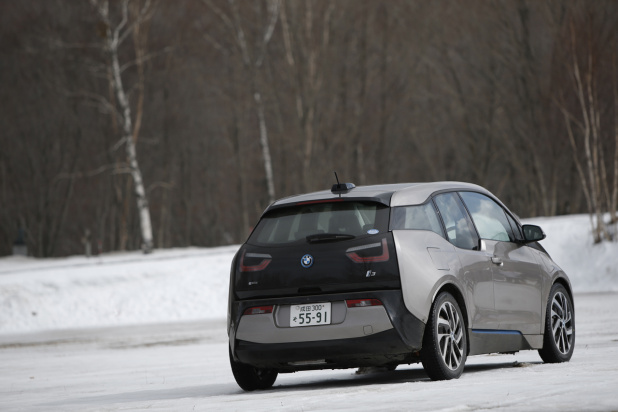「BMW i3 「次世代車」は雪国にも似合うか!?」の18枚目の画像