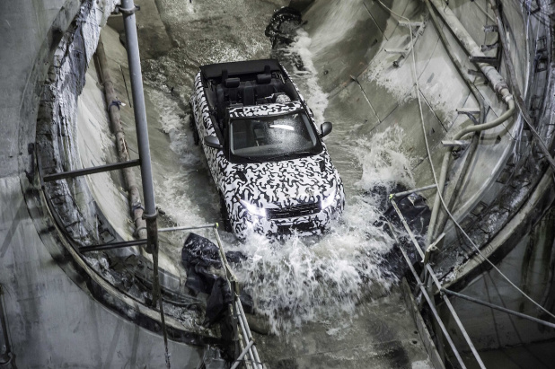 2016_RR_Evoque_Convertible_EXT_DRI_Crossrail_2